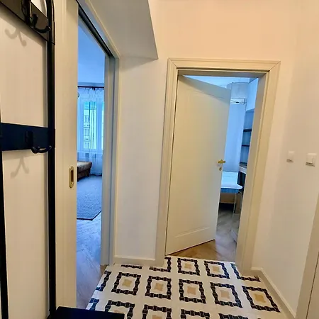 Stylowy W Warszawie Modern Oasis Na Filtrowej, Blisko Centrum Varşova